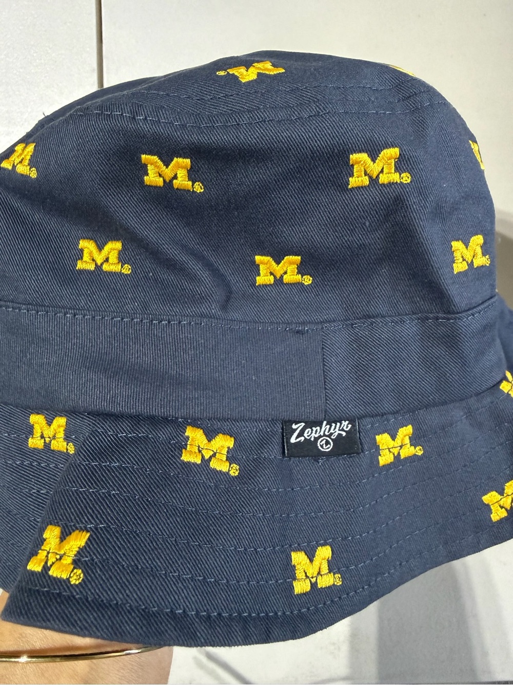 BNWT Michigan Wolverines scatter bucket hat by Zephyr Embroidered Logo Size L/XL